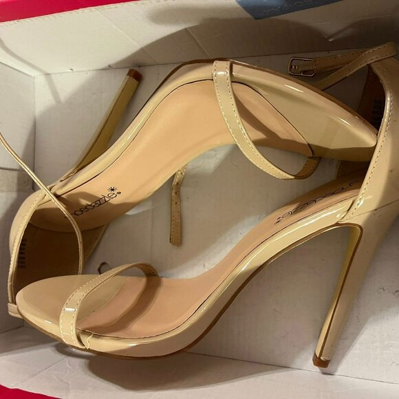 Size 8.5 - ShoeDazzle - Nude High Stiletto Heels with Ankle Strap - Picture 4 of 7